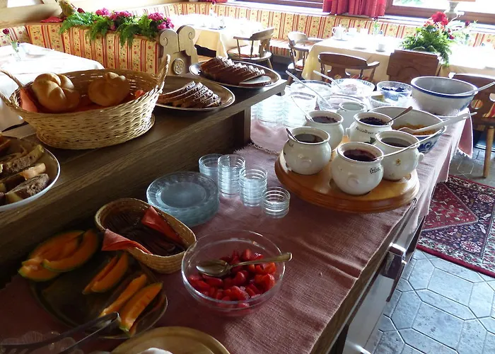 ゲストハウス Hohenrainer ロイテ